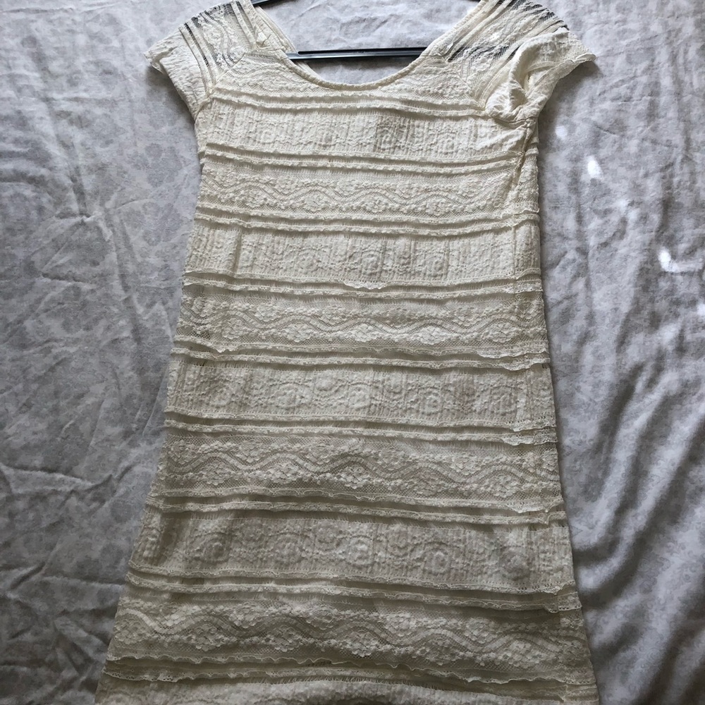 Créme Floral Lace Dress